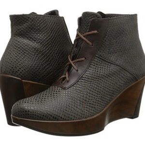 Naot | Nadine Lace Up Wedge Booties